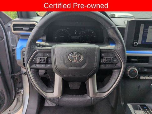 Certified 2025 Toyota Tacoma TRD Off-Road AWD/4WD image 14