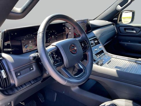 Certified 2025 Nissan Armada PRO-4X AWD/4WD image 18