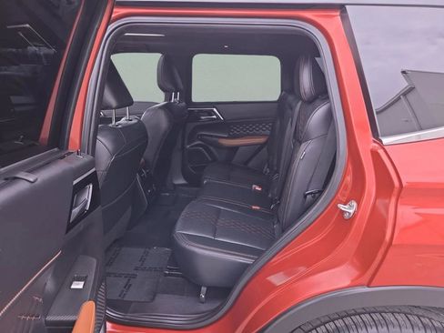 Used 2023 Mitsubishi Outlander SEL image 16