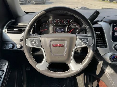 Used 2016 GMC Yukon XL SLE image 19