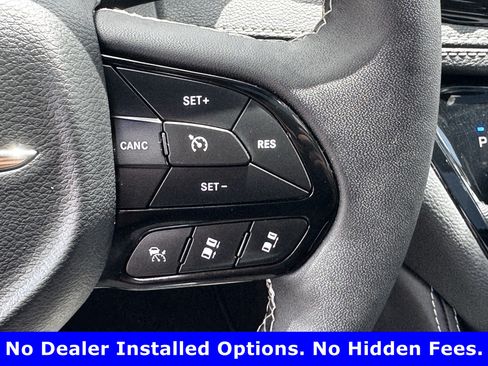 Used 2025 Chrysler Pacifica Limited FWD image 18