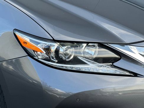 Used 2016 Lexus ES 300h image 10