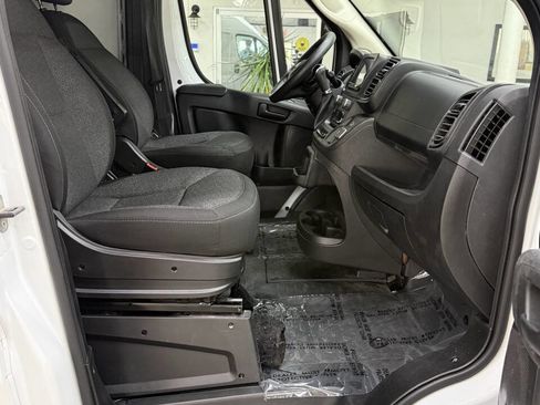 Used 2023 RAM ProMaster 2500 FWD image 14