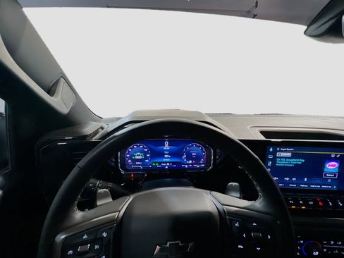 Used 2025 Chevrolet Silverado 1500 ZR2 w/ Technology Package image 7