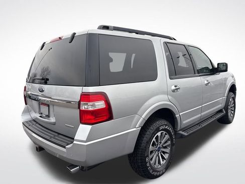 Used 2017 Ford Expedition XLT image 5