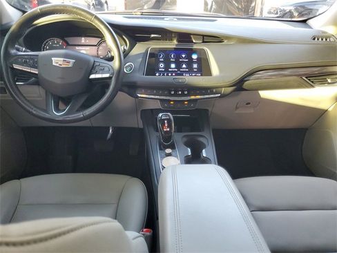 Certified 2021 Cadillac XT4 Luxury w/ Cold Weather Package image 13