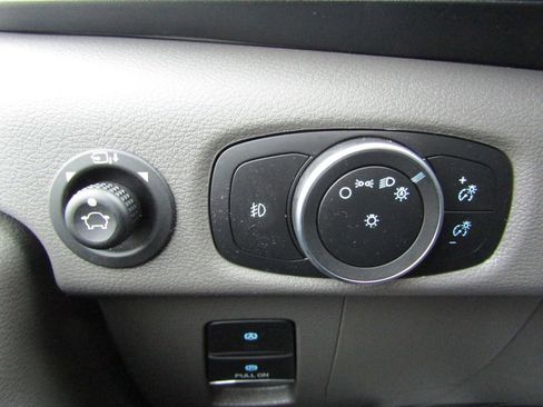 Used 2024 Ford E-Transit Low Roof RWD image 20