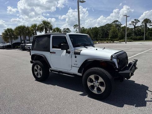 Used 2017 Jeep Wrangler Sahara AWD/4WD image 1