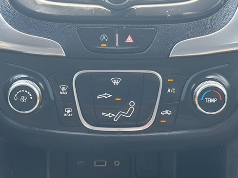 Used 2022 Chevrolet Equinox LT FWD image 28