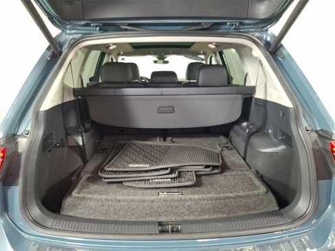 Used 2020 Volkswagen Tiguan SEL w/ 3rd Row Seat Package image 27