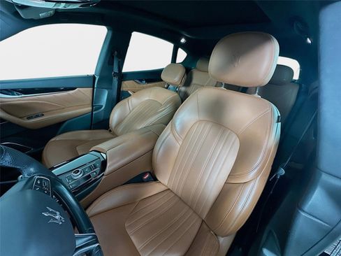 Used 2022 Maserati Levante GT image 31