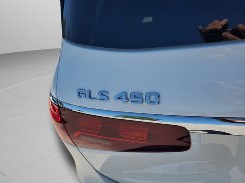 Certified 2026 Mercedes-Benz GLS 450 4MATIC image 37