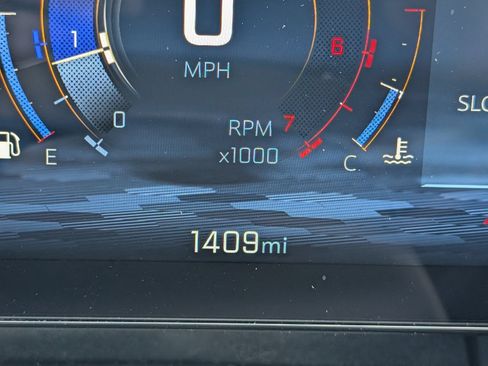 Used 2026 Chevrolet Equinox LT w/ Safety and Technology Package FWD image 9