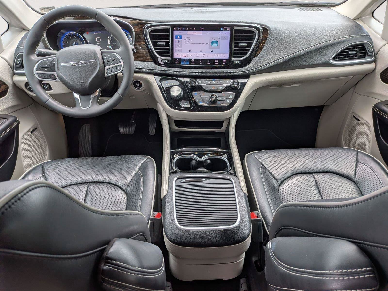 Used 2022 Chrysler Pacifica Limited AWD/4WD image 18