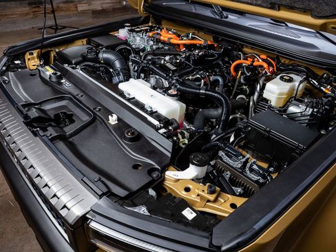 Used 2025 Toyota Land Cruiser image 39