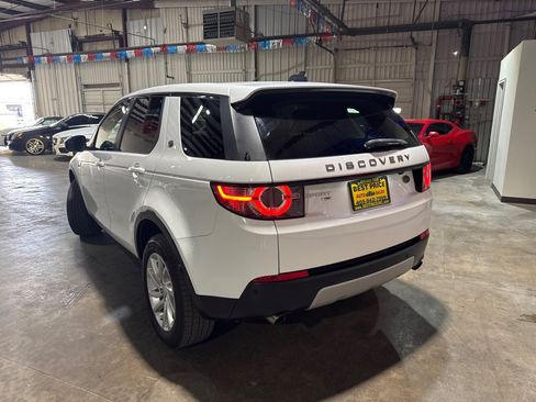 Used 2017 Land Rover Discovery Sport HSE AWD/4WD image 3