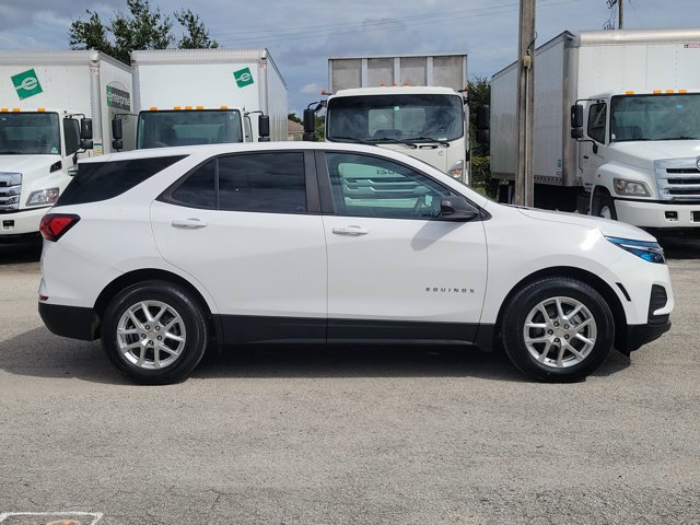 Used 2023 Chevrolet Equinox LS FWD image 2