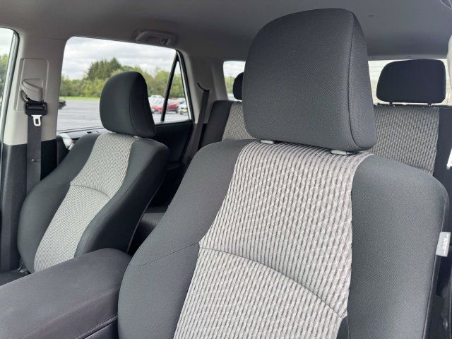 Used 2023 Toyota 4Runner SR5 AWD/4WD image 29
