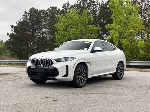 Used 2024 BMW X6 xDrive40i w/ Parking Assistance Package image 13