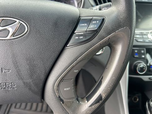 Used 2011 Hyundai Sonata Limited w/ Navigation Pkg 5 image 9