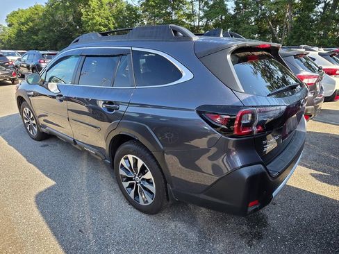 Used 2025 Subaru Outback Limited w/ Popular Package #2 AWD/4WD image 3
