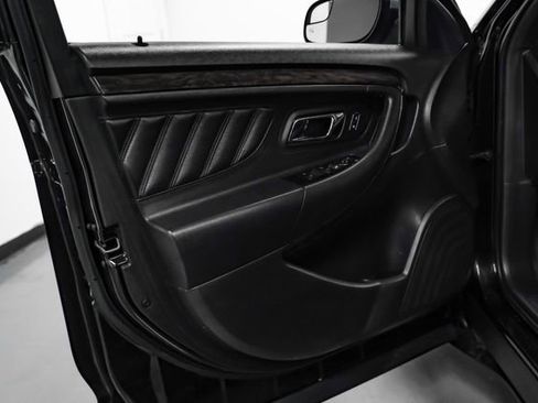 Used 2015 Ford Taurus Limited FWD image 36
