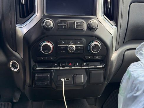Used 2021 Chevrolet Silverado 1500 LT w/ Bed Protection Package AWD/4WD image 3