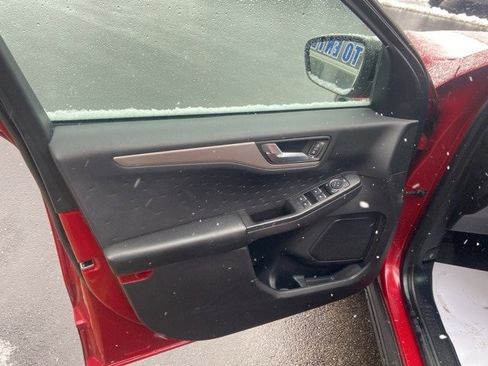 Certified 2020 Ford Escape SE Sport image 9