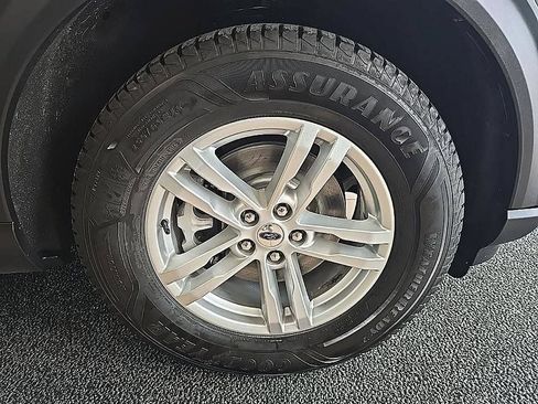 Used 2023 Ford Explorer XLT w/ Equipment Group 202A AWD/4WD image 40