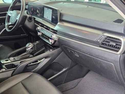 Used 2023 Kia Telluride S FWD image 29