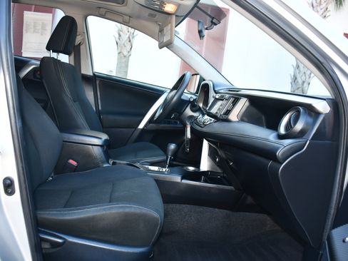 Used 2013 Toyota RAV4 XLE image 18