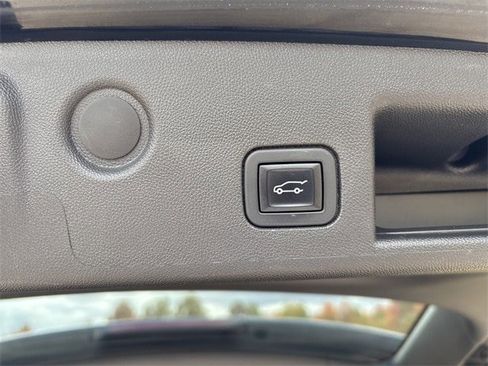 Used 2022 Chevrolet Equinox LT image 50