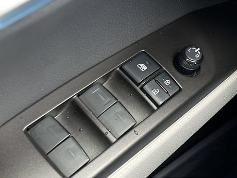 Used 2022 Toyota Camry LE FWD image 17