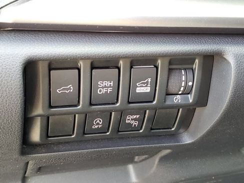 Used 2023 Subaru Forester Premium AWD/4WD image 21