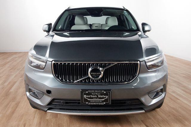 Used 2019 Volvo XC40 T5 Momentum AWD/4WD image 2