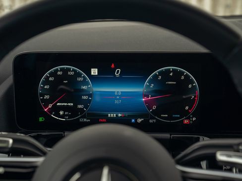 Used 2025 Mercedes-Benz GLA 35 AMG 4MATIC image 24