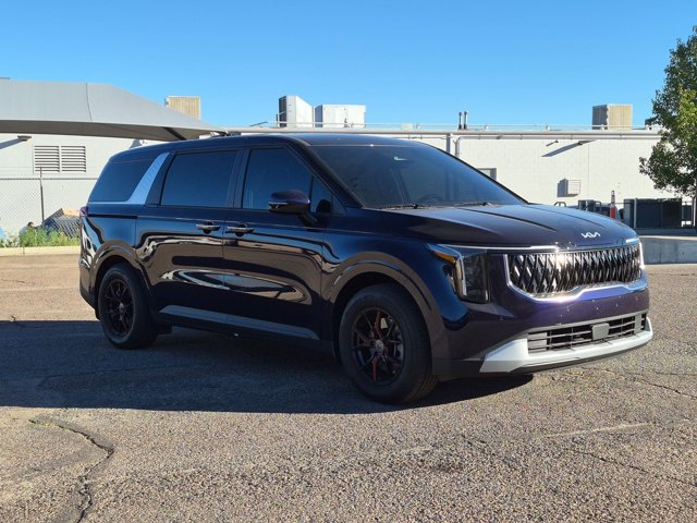 Used 2026 Kia Carnival LX FWD image 3