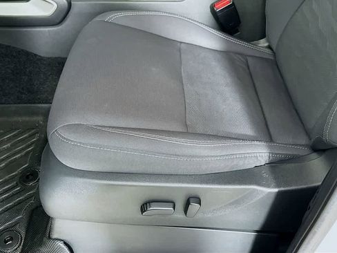 Used 2024 Nissan Frontier SV w/ Technology Package image 30