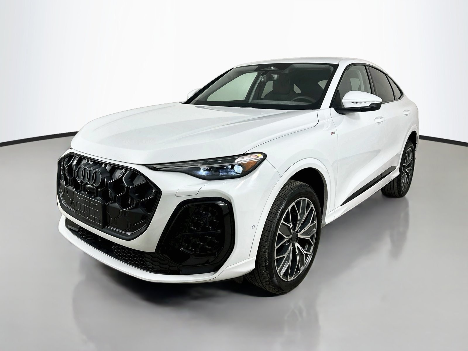 New 2026 Audi Q5 Premium Plus AWD/4WD image 1