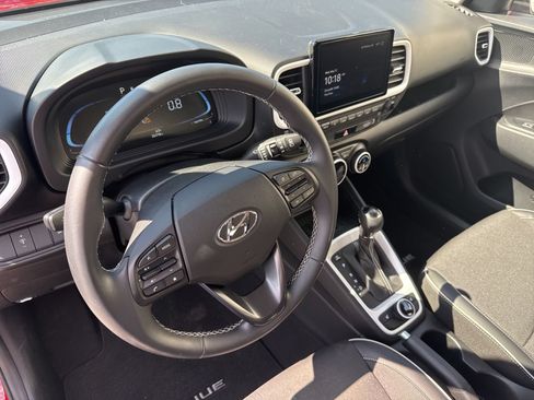 Certified 2023 Hyundai Venue Limited FWD image 20