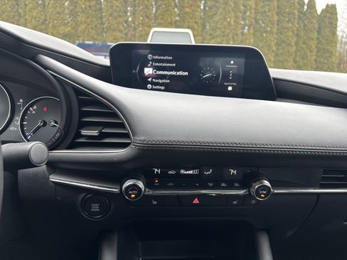 Used 2025 MAZDA MAZDA3 s image 24