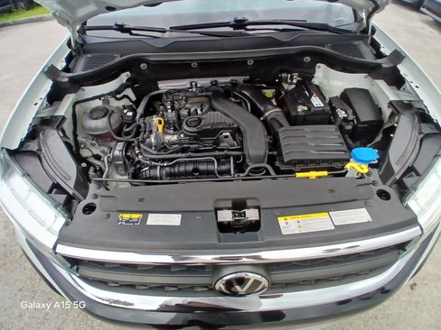 Used 2022 Volkswagen Taos SE AWD/4WD image 22