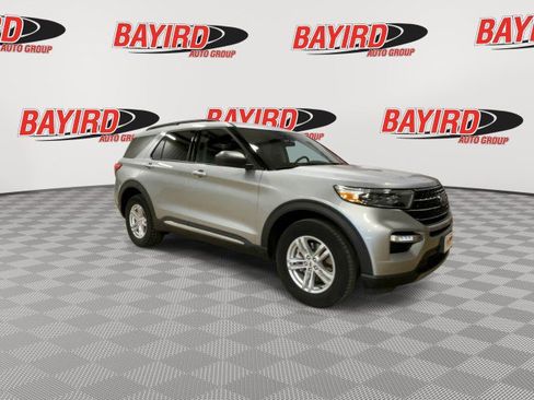 Used 2023 Ford Explorer XLT w/ Equipment Group 202A AWD/4WD image 2