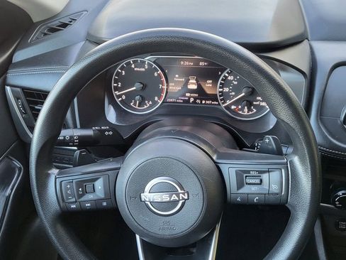 Used 2024 Nissan Rogue S image 28