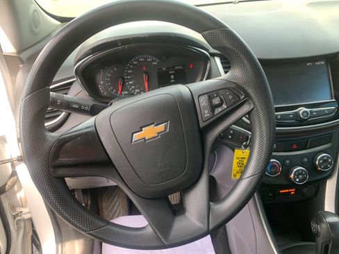 Used 2017 Chevrolet Trax LS AWD/4WD image 8