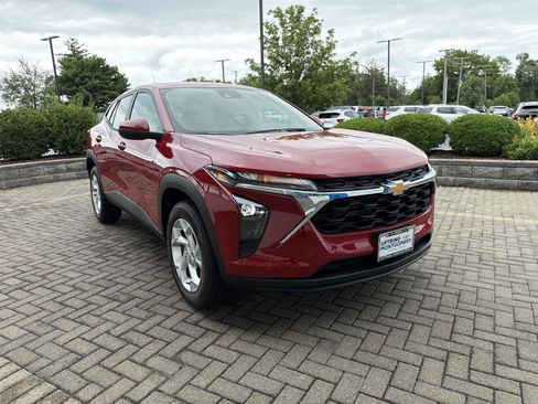 Used 2026 Chevrolet Trax LS w/ LS Convenience Package FWD image 7