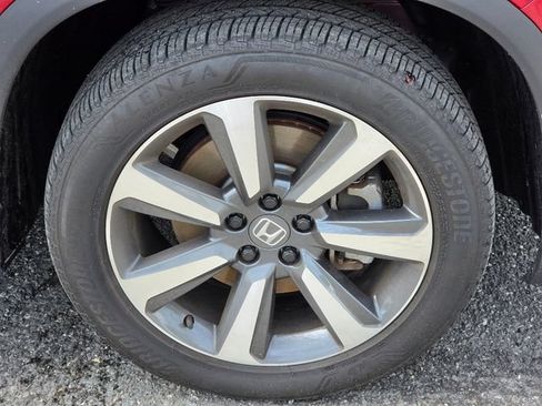 Used 2025 Honda Pilot Elite image 9