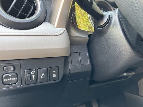 Used 2014 Toyota RAV4 LE image 8