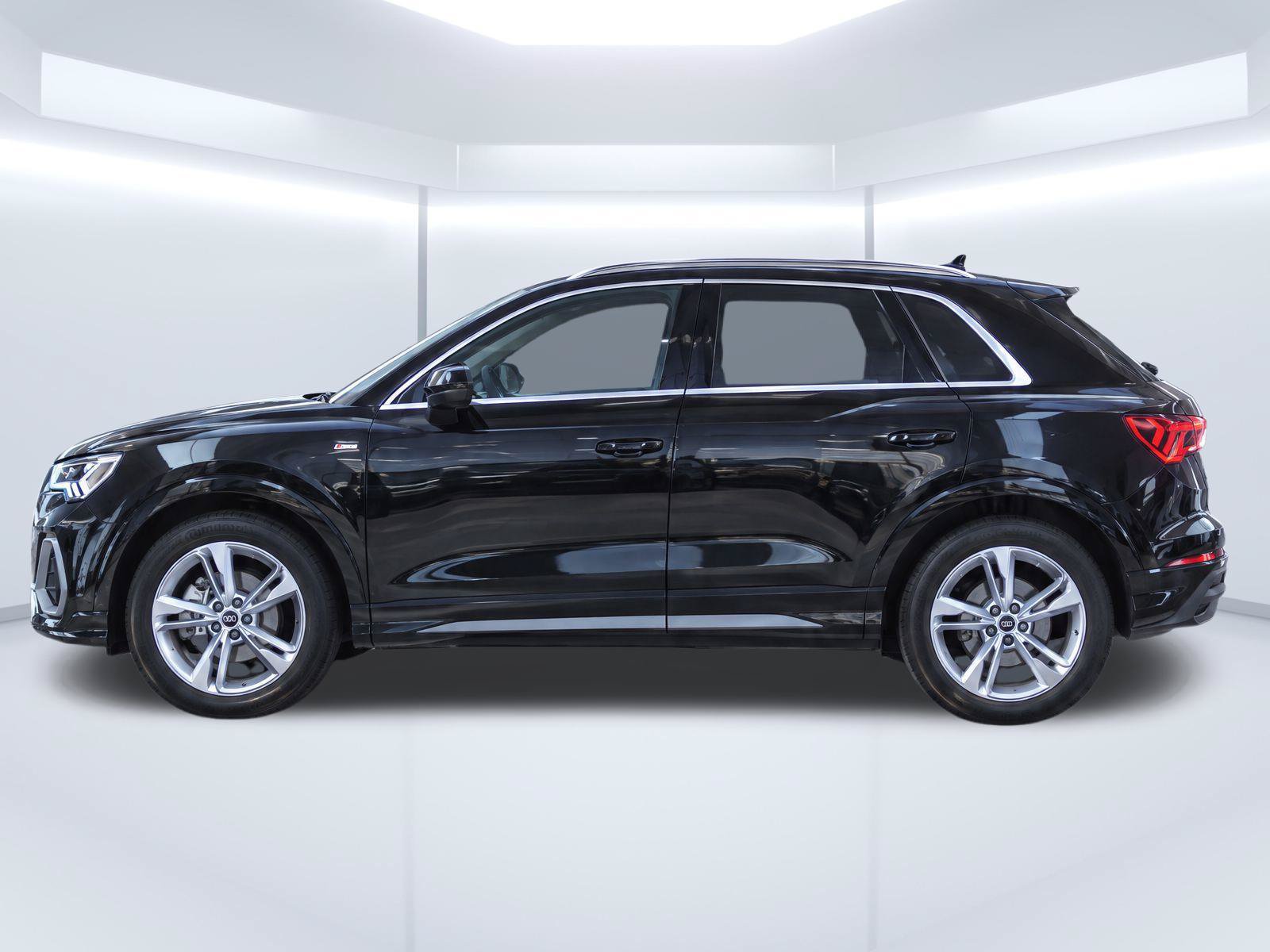 Used 2024 Audi Q3 2.0T Premium w/ Convenience Package AWD/4WD image 6