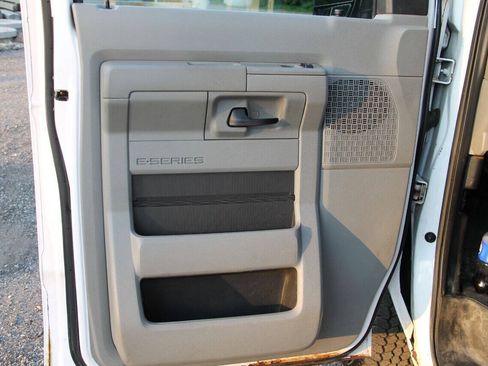 Used 2013 Ford E-250 and Econoline 250 w/ PWR Group RWD image 25